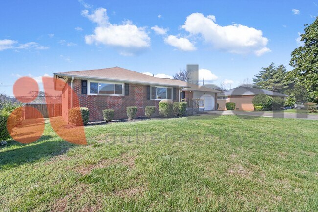 Building Photo - 4430 Lilac Ln