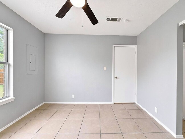 Building Photo - 4614 Gurley Ave