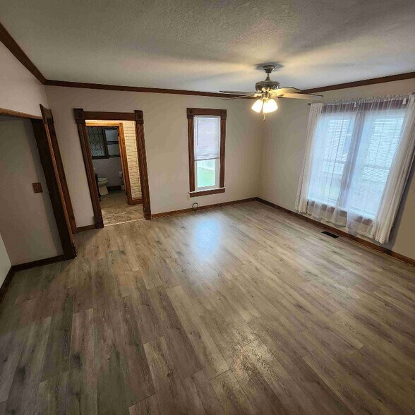 Building Photo - 1212 1st Ave