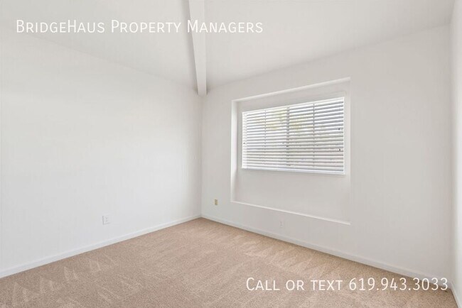 Building Photo - 10998 Corte Playa Barcelona