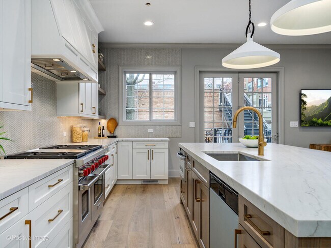 Building Photo - 1143 W Montana St