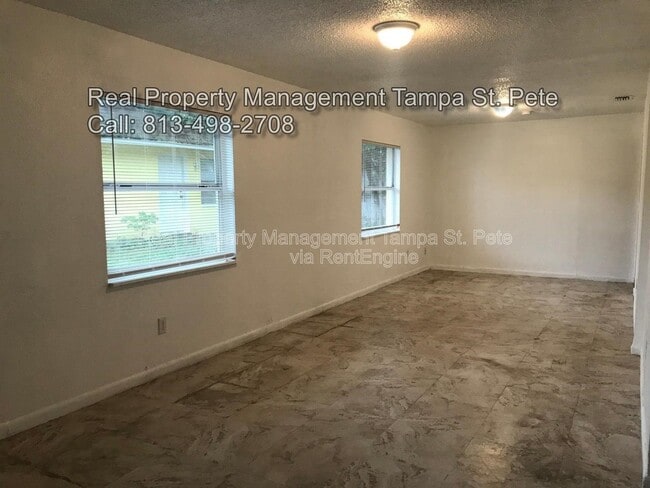 Building Photo - 8404 N Mulberry St