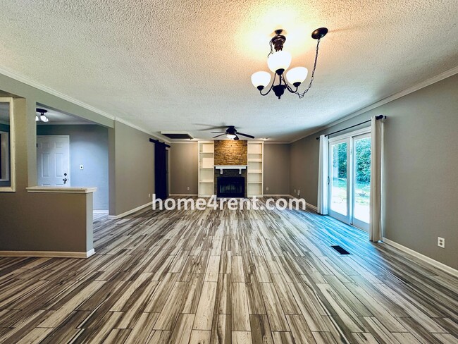 Building Photo - Overland Park Ranch w/ Wood Floors, Update...
