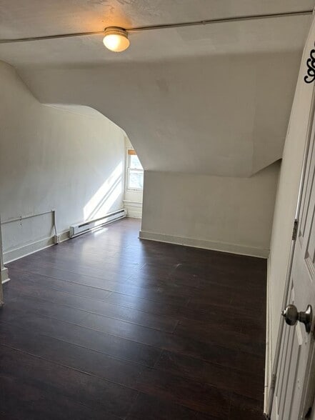 Building Photo - 306 W Lincoln Hwy