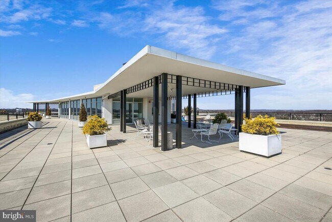 Building Photo - 10500 ROCKVILLE PIK