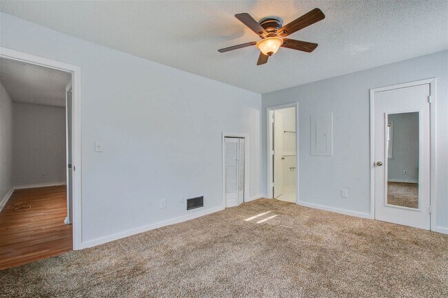 Building Photo - 2135 Burlington Avenue Apt #C, Charleston,...