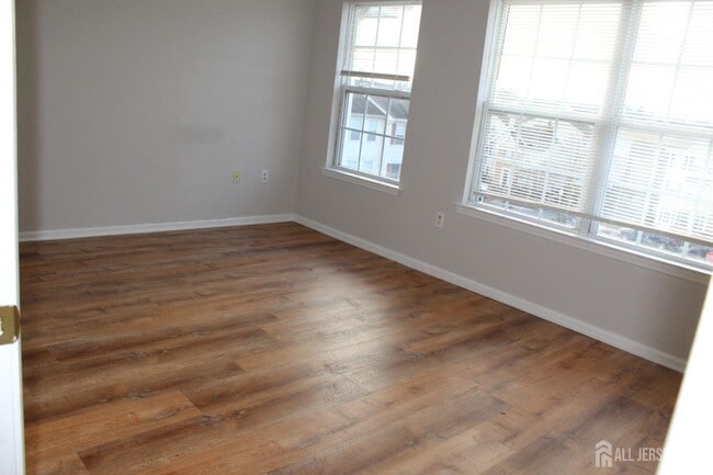 Building Photo - 53 Giera Ct