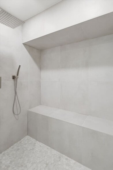 Building Photo - 4816 Amesbury Dr