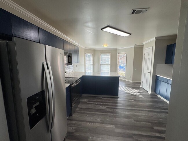 Building Photo - Arrowhead One Level