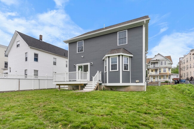 Building Photo - 864 Baldwin St