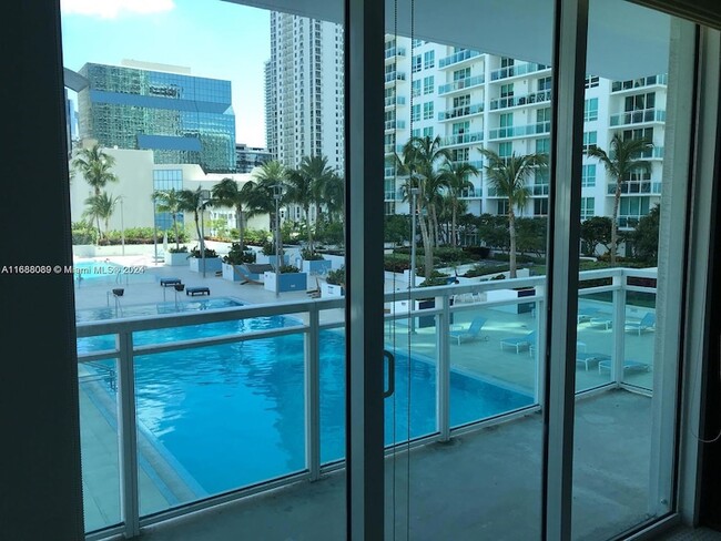 Building Photo - 950 Brickell Bay Dr