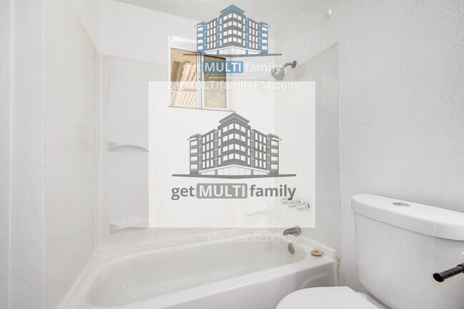 Building Photo - 1402 W Mercer Ln