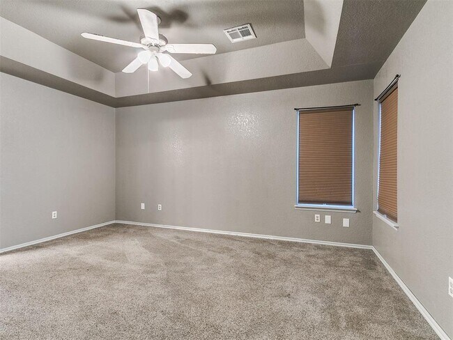 Building Photo - 617 Golden Eagle Dr