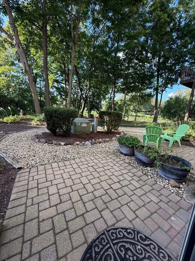Building Photo - 534 River Front Cir