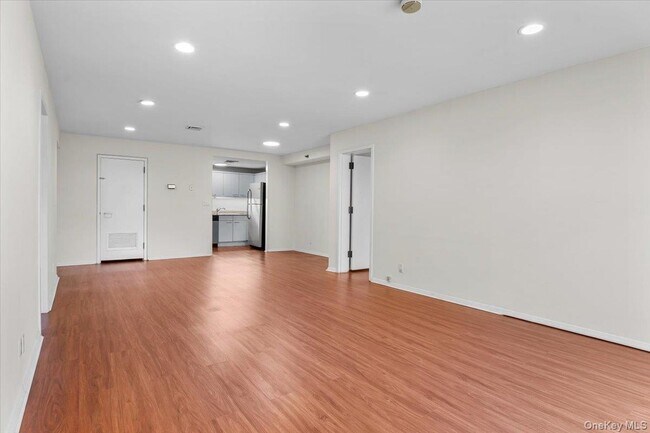 Building Photo - 100 Cutter Mill Rd