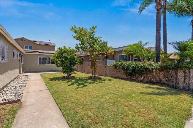 Building Photo - Spacious 3BR Retreat in the Heart of Cherokee Point