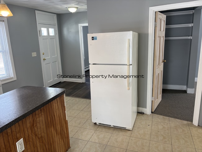 Building Photo - 47 Pine St