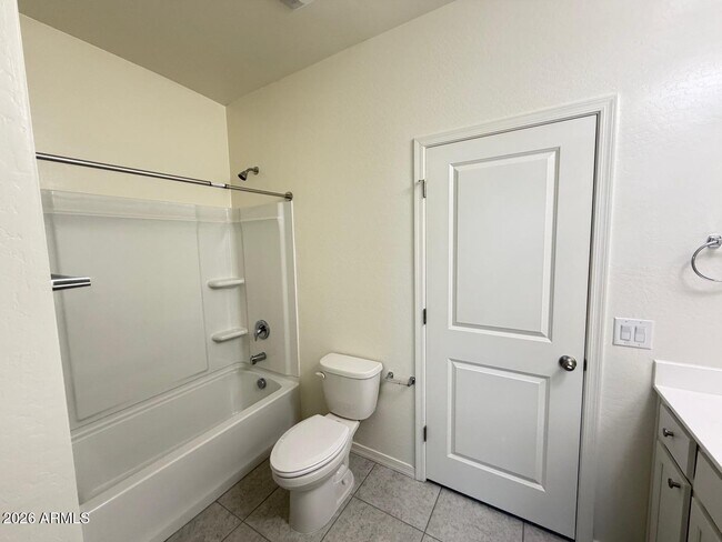 Building Photo - 4422 N 100th Dr