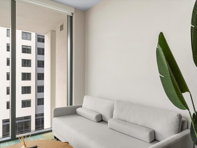 Building Photo - 11 NE 6th St