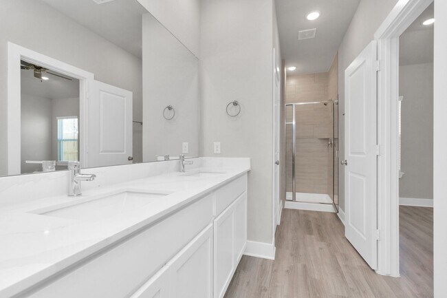 Building Photo - 7310 Coconut Bay Dr