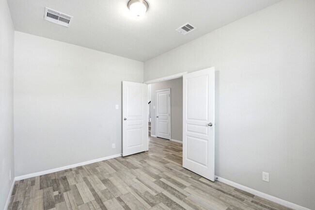 Building Photo - 16203 Centennial Light Dr