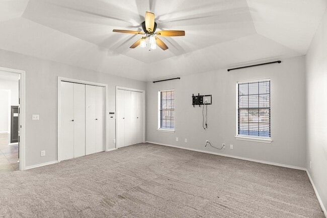 Building Photo - 3701 Oakmont Dr