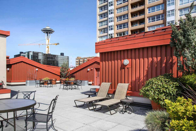 Building Photo - 2515 4th Ave