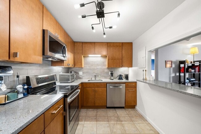 Building Photo - 121 Tremont St