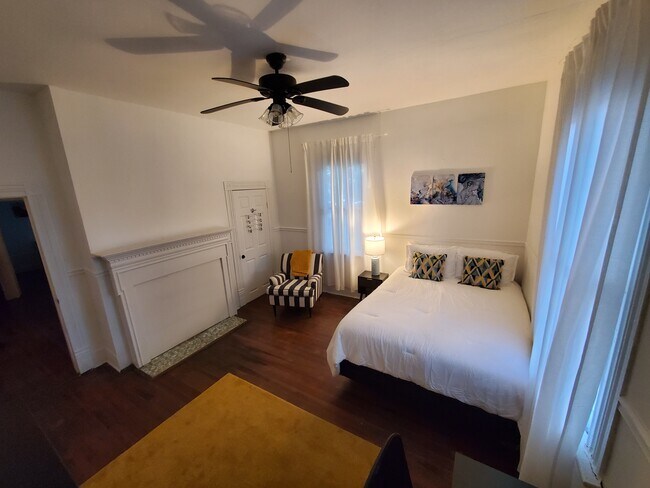 Building Photo - Furnished, Cozy Stay in the Arts District