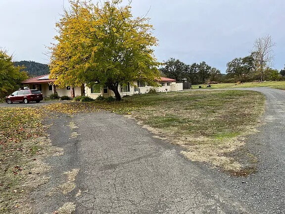Building Photo - Peaceful country setting in beautiful Kenwood
