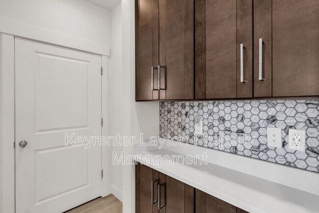 Building Photo - 5141 Rambutan Wy