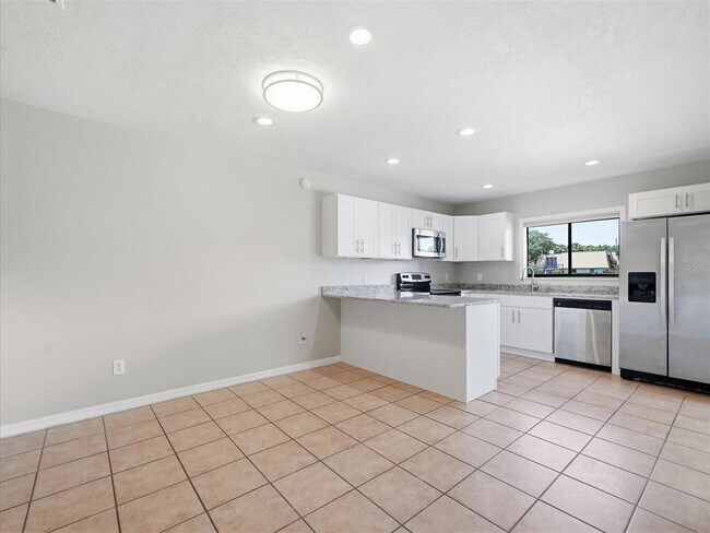 Building Photo - 15314 E Pond Woods Dr