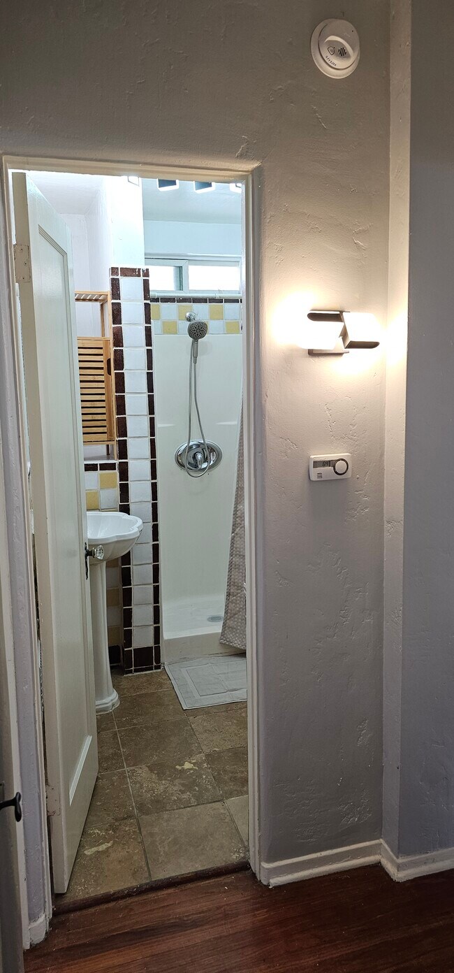 Building Photo - 2749 S Sepulveda Blvd