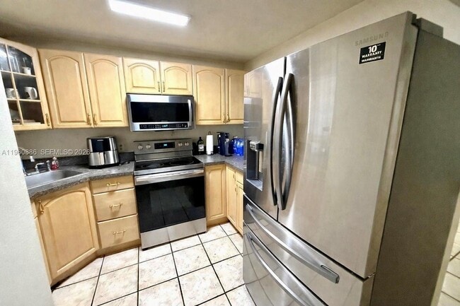 Building Photo - 10850 W Flagler St