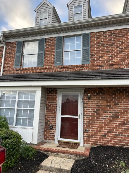Primary Photo - 133 Delancy Pl