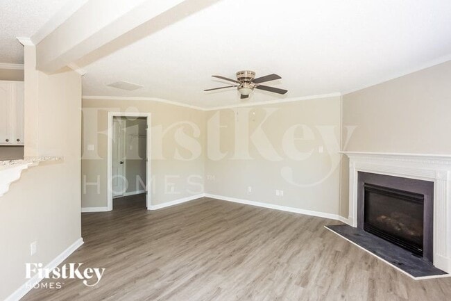 Building Photo - 2025 Beckwith Ln