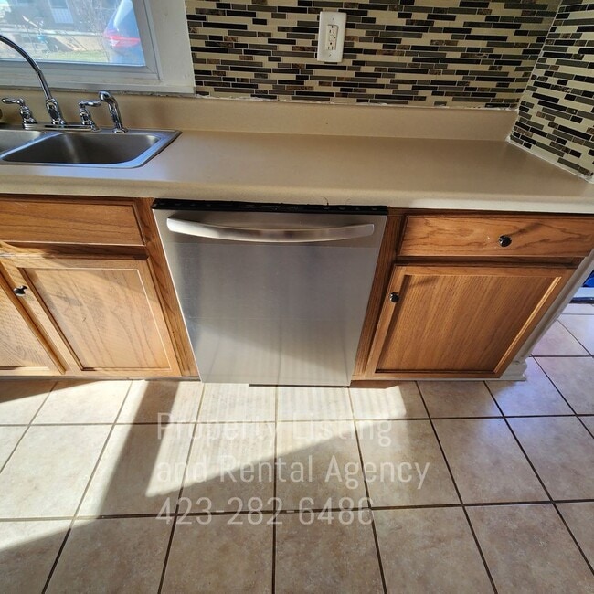 Building Photo - One Level Home, Elizabethton TN