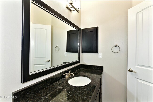 Building Photo - 541 Paseo Modesto Dr