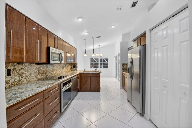 Building Photo - 7558 Ironbridge Cir