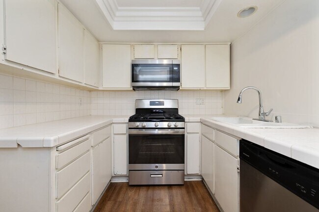 Building Photo - 4BR/3BA Condo in Canyon Crest Near UCR