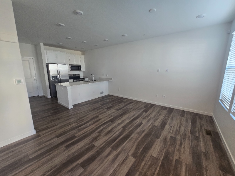 Building Photo - 5387 Euclid Dr