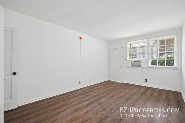 Building Photo - 4010 Los Feliz Blvd