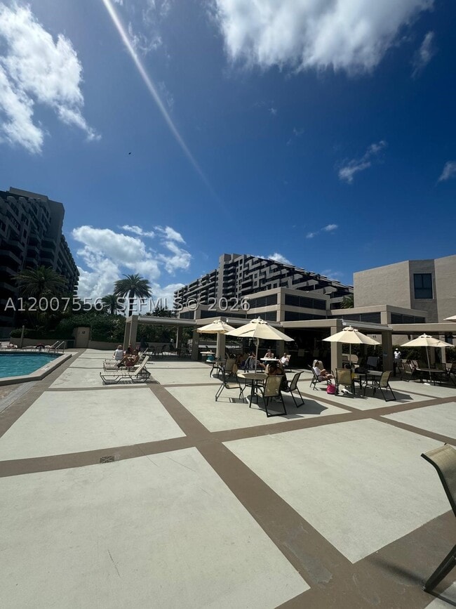 Building Photo - 276 Crandon Blvd