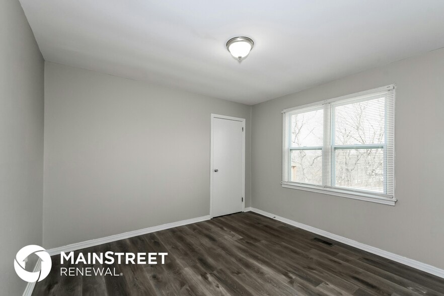 Building Photo - 5256 Skyline Ct