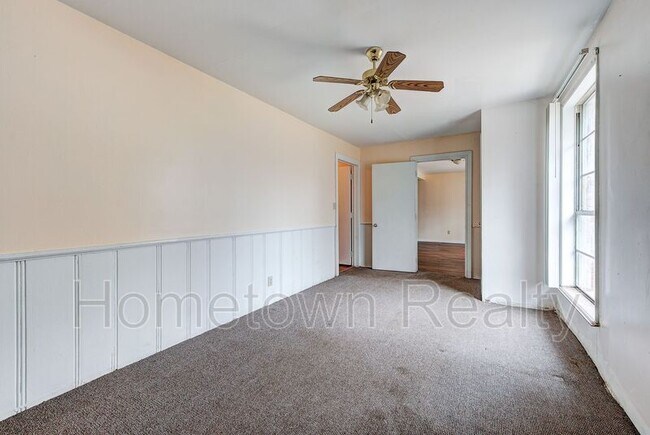 Building Photo - 2200 N St Luke Ave