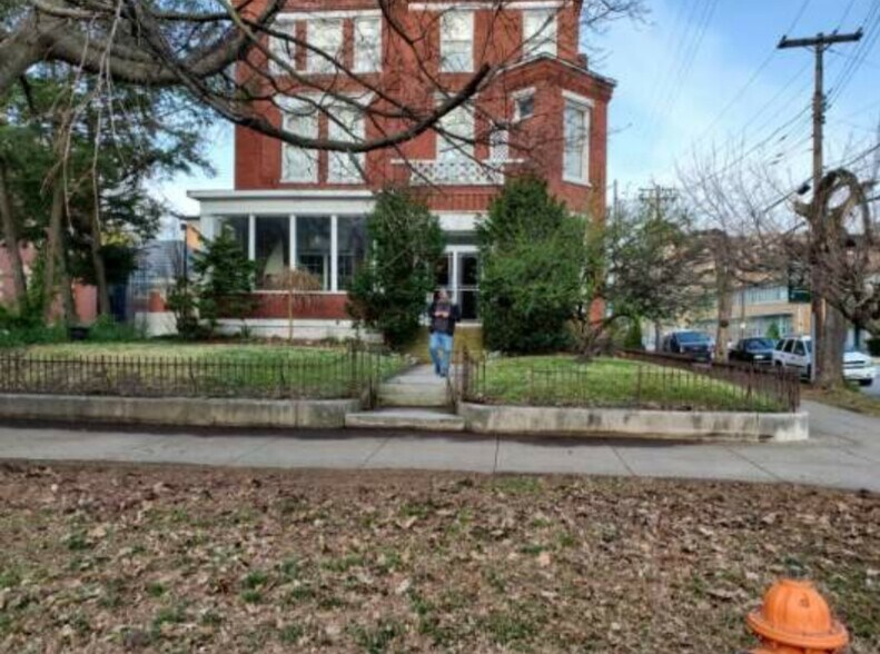 Building Photo - 1300 S 3rd St