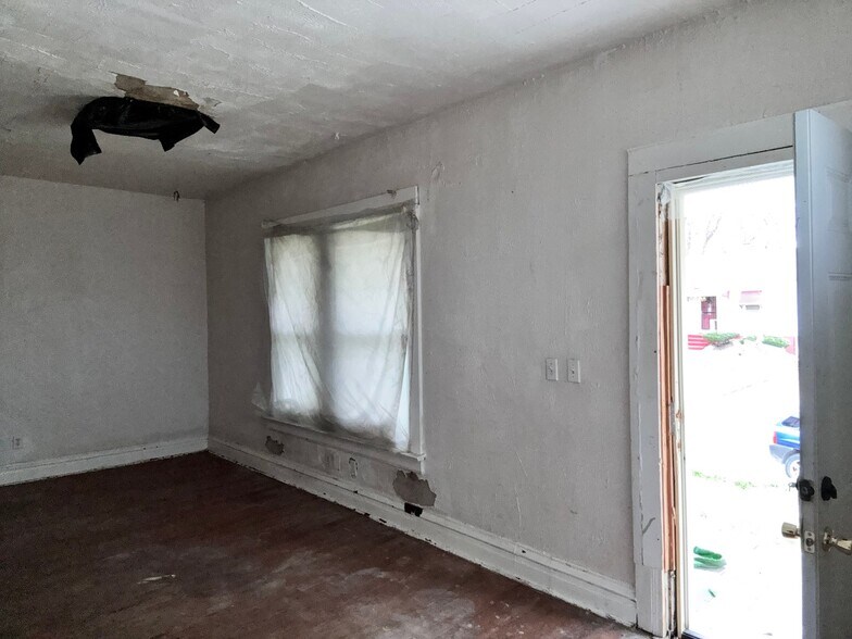 Building Photo - 5654 Acme Ave