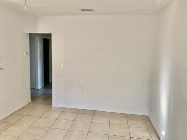 Building Photo - 2038 19th Ave W