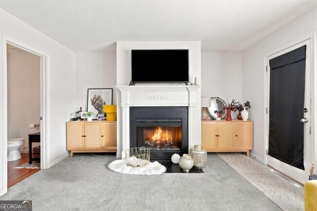 Building Photo - 3353 Parc Dr SW