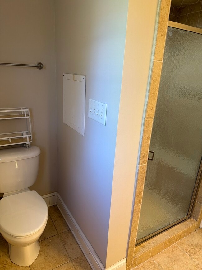 Building Photo - 427 Cedar St